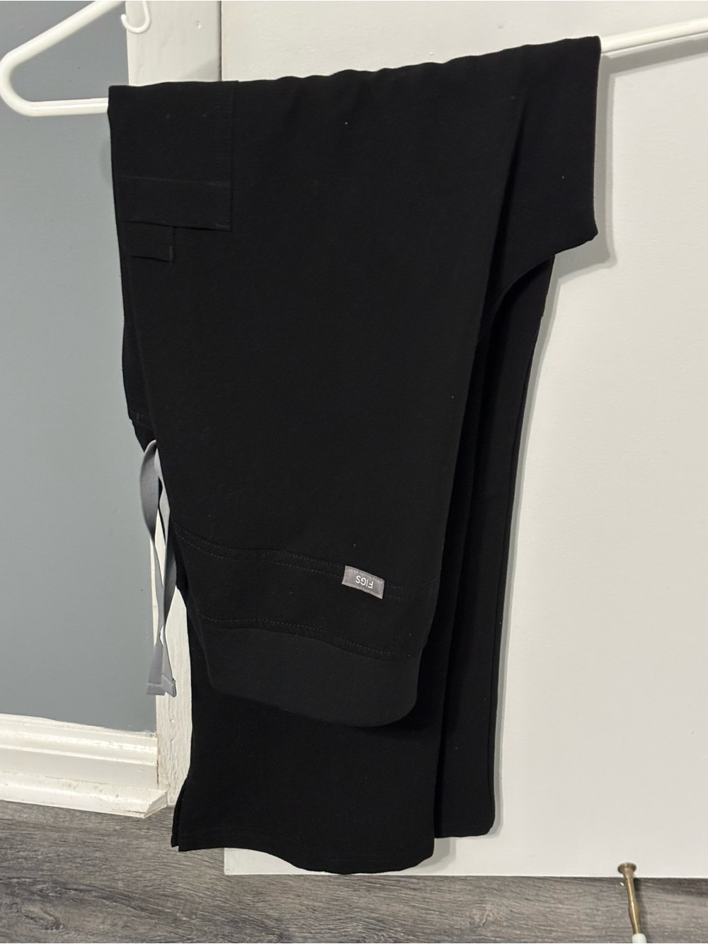 Figs Kade cargo scrub pants - black